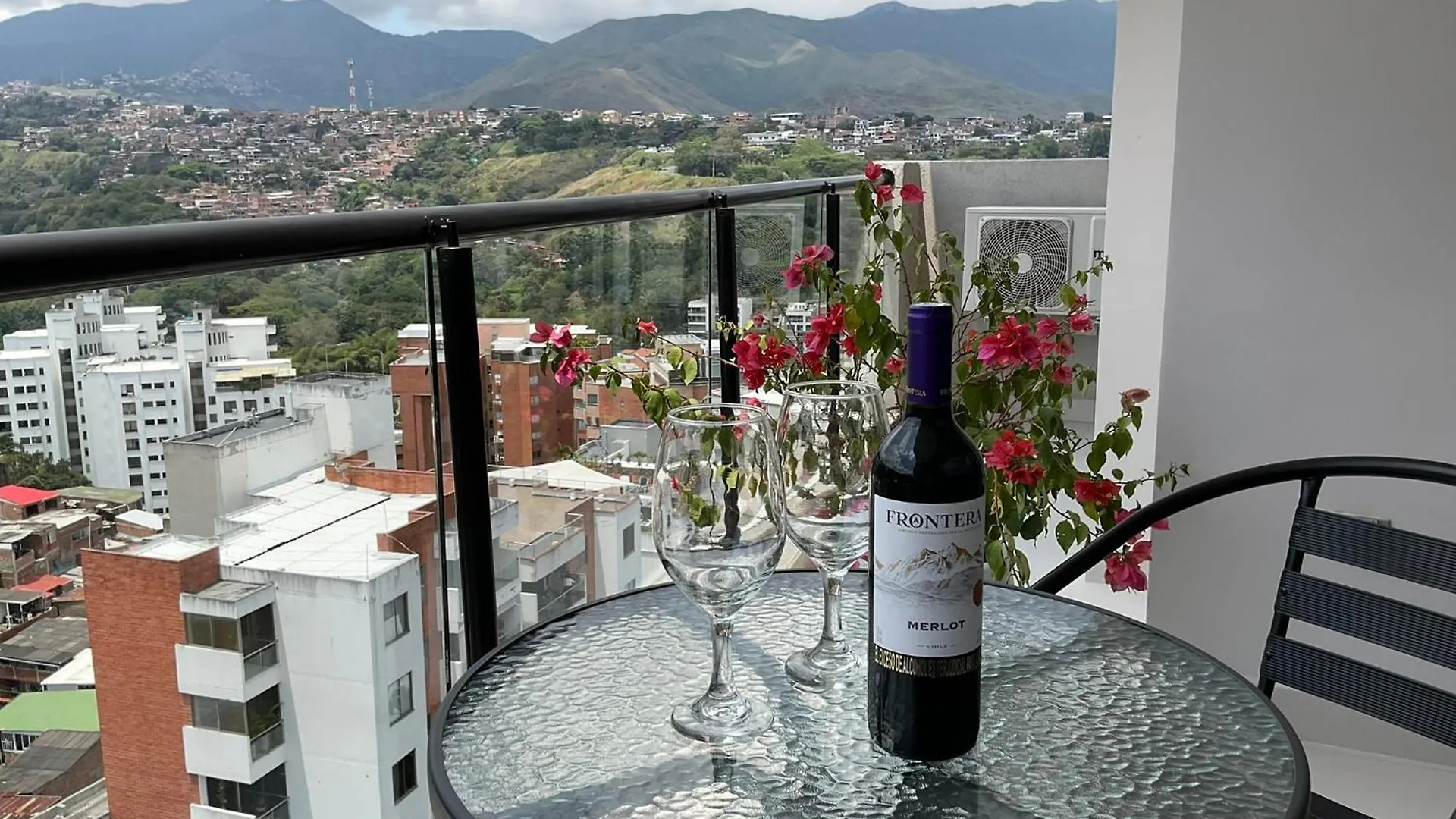 Altos De Santa Teresita Appartement Cali